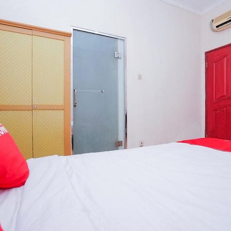 Collection O 1112 Comfitel Siwalankerto Aa4 Hotel Surabaya Kültér fotó