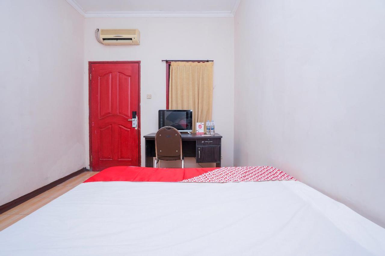 Collection O 1112 Comfitel Siwalankerto Aa4 Hotel Surabaya Kültér fotó