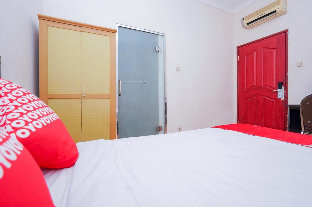 Collection O 1112 Comfitel Siwalankerto Aa4 Hotel Surabaya Kültér fotó