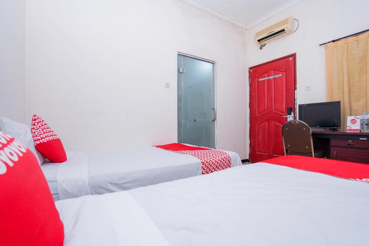 Collection O 1112 Comfitel Siwalankerto Aa4 Hotel Surabaya Kültér fotó