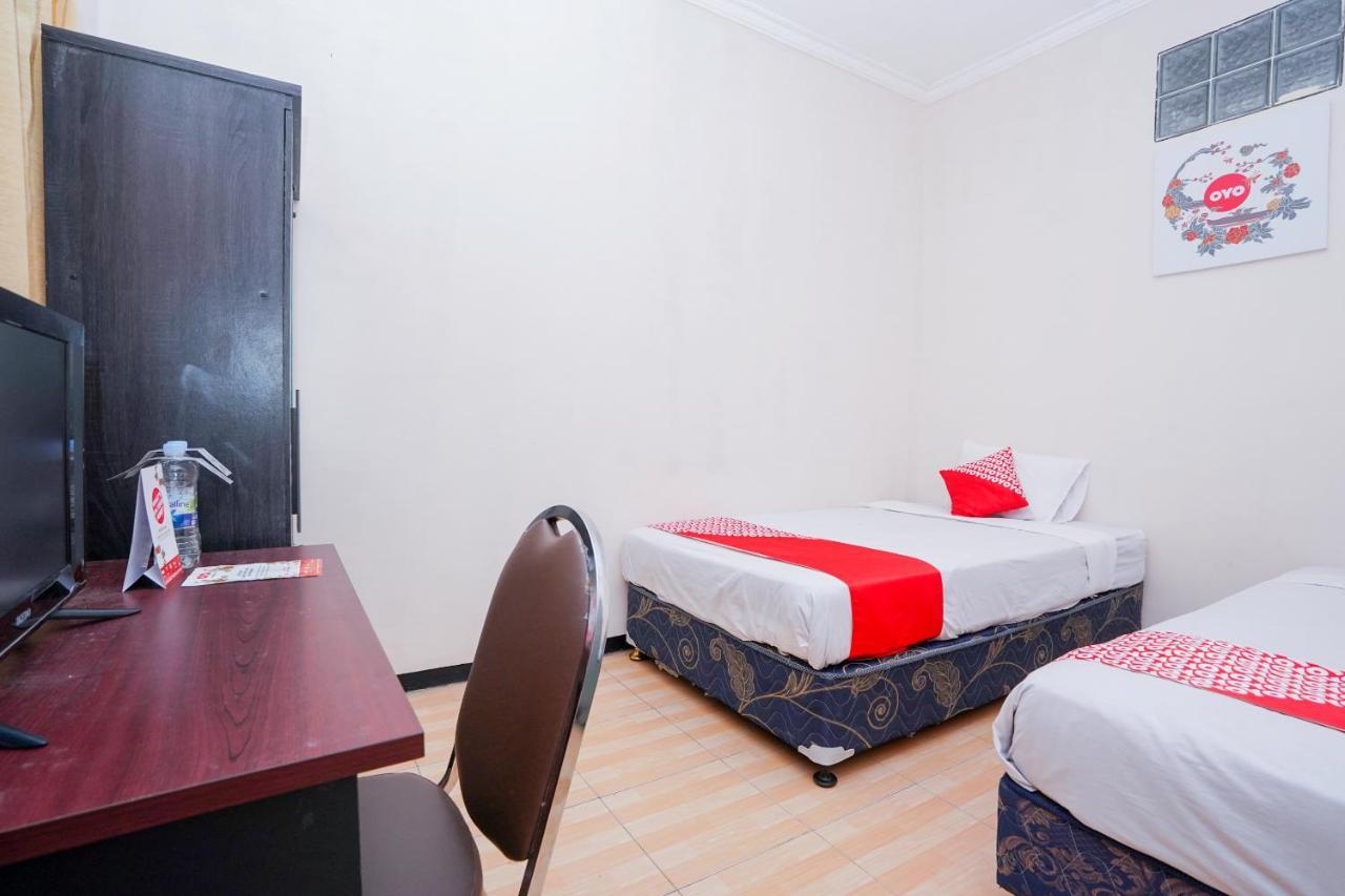 Collection O 1112 Comfitel Siwalankerto Aa4 Hotel Surabaya Kültér fotó
