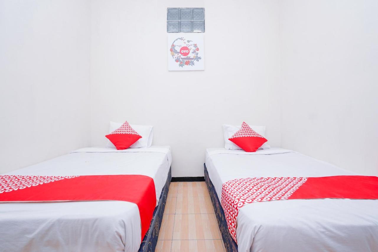 Collection O 1112 Comfitel Siwalankerto Aa4 Hotel Surabaya Kültér fotó