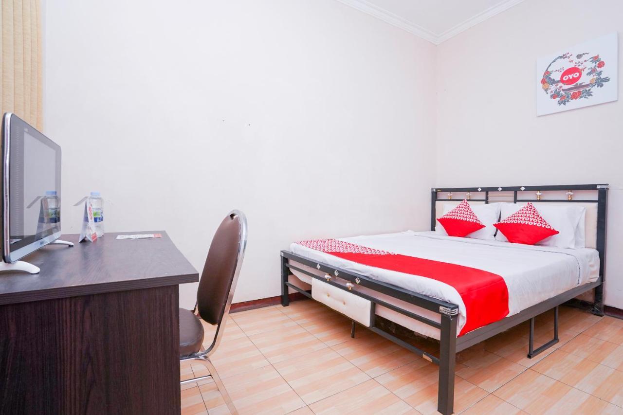 Collection O 1112 Comfitel Siwalankerto Aa4 Hotel Surabaya Kültér fotó