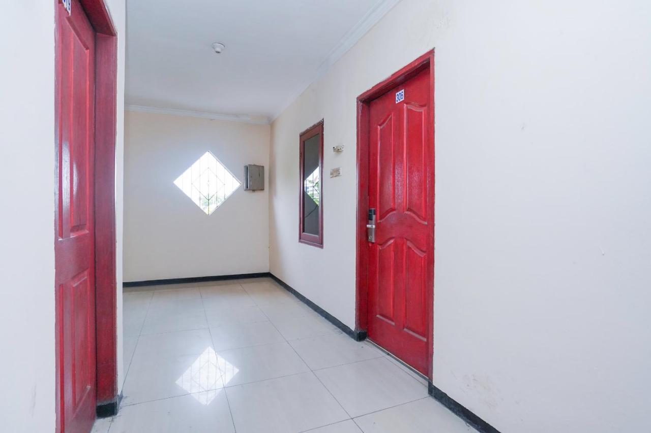 Collection O 1112 Comfitel Siwalankerto Aa4 Hotel Surabaya Kültér fotó