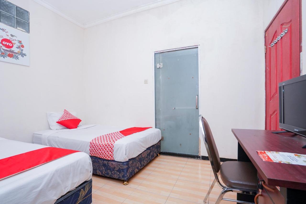 Collection O 1112 Comfitel Siwalankerto Aa4 Hotel Surabaya Kültér fotó